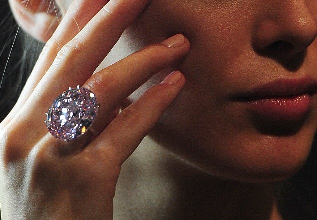 Růžový panter, diamant za rekordních 52 milionů liber