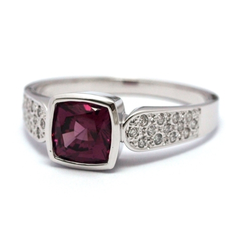 Diamantový prsten s granátem  26515