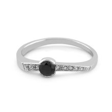 Zlatý prsten s diamanty a černým diamantem 33135